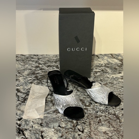 Gucci Shoes - 🔥Like New Vintage GUCCI Sandals with Receipt!!